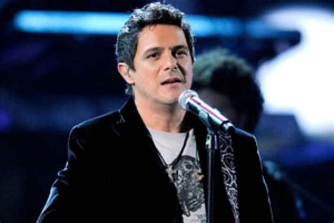 墨西哥影星AlejandroSanz的 controversial 熱情演唱會！